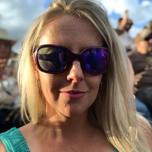 Meet your Posher, Tina